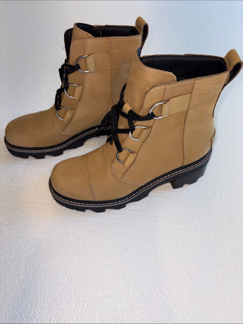 Sorel Womens Joan Now in Tan/Caribou size 10.5